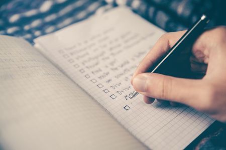 Hacer listas para aliviar el estrés del escritor